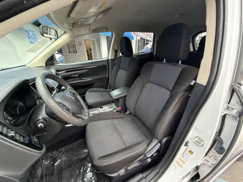 2020 Mitsubishi Outlander SE
