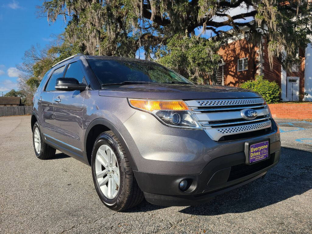 Gray 2013 Ford Explorer XLT XLT 4dr SUV 1