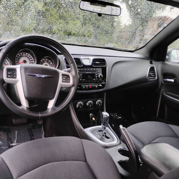 2013 Chrysler 200 Touring