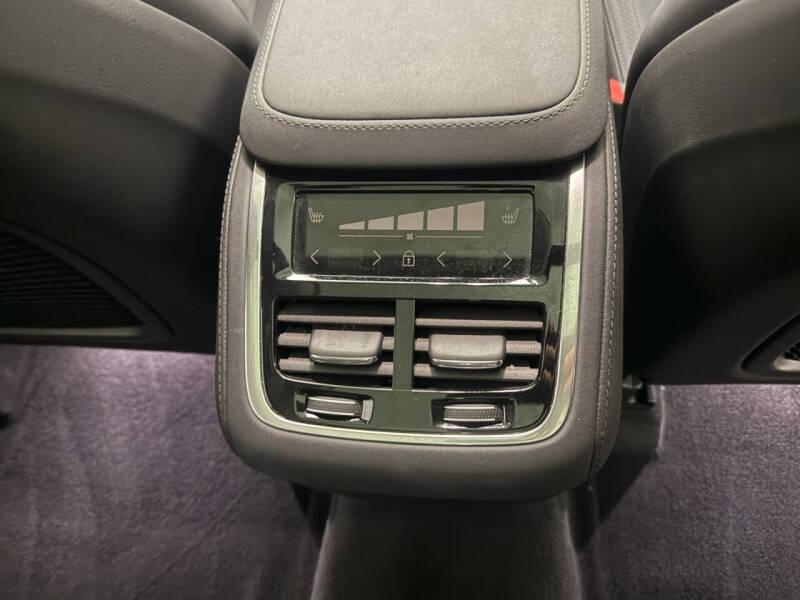 2025 Volvo XC90 B5 Plus Bright Theme 7P