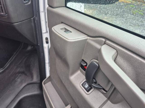 2023 Chevrolet Express 2500