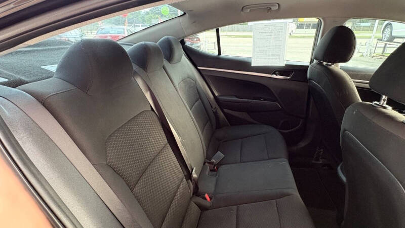 2019 Hyundai Elantra SE