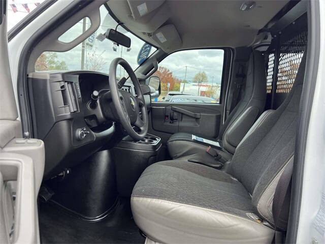 2023 Chevrolet Express 2500