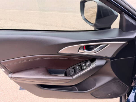 2018 Mazda MAZDA3 Touring