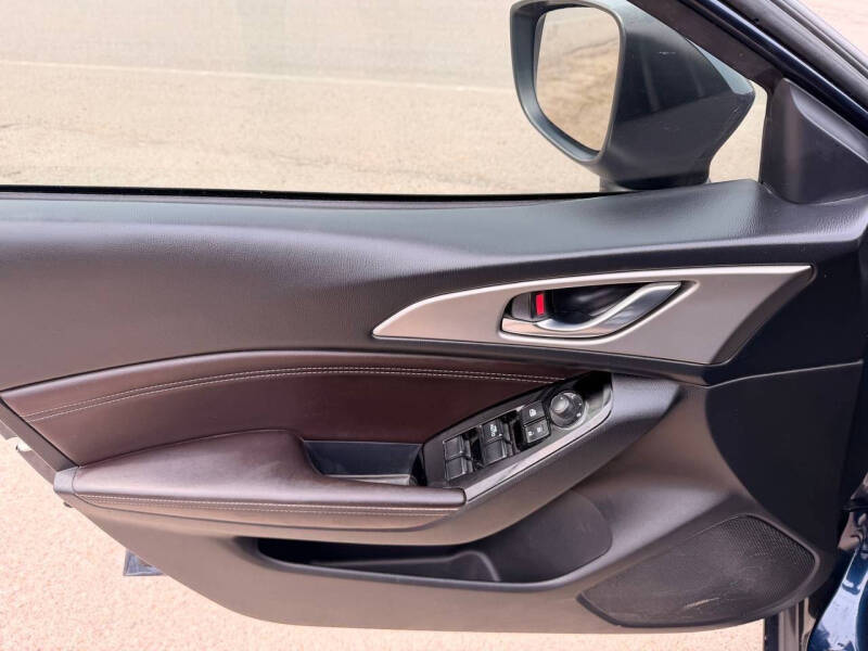 2018 Mazda MAZDA3 Touring
