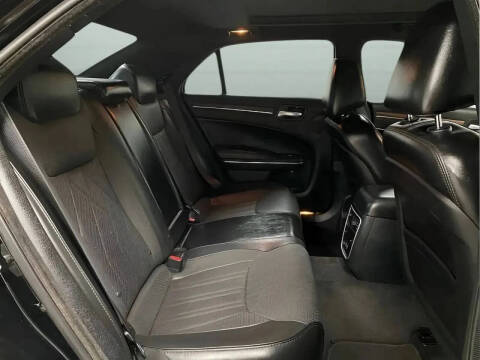 2017 Chrysler 300 C Platinum