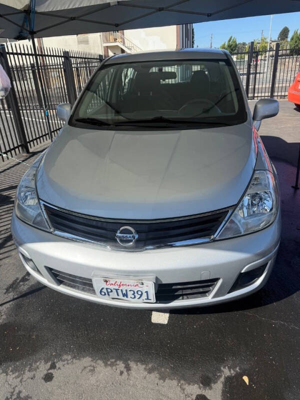 2011 Nissan Versa 1.8 S