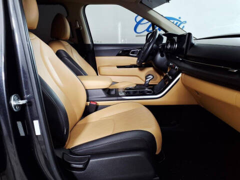 2023 Kia Carnival EX