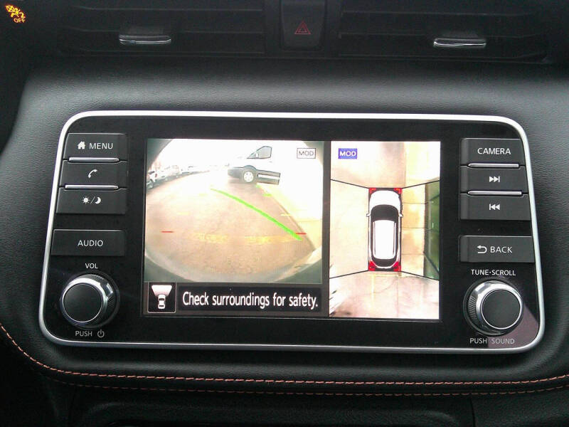 2019 Nissan Kicks SR