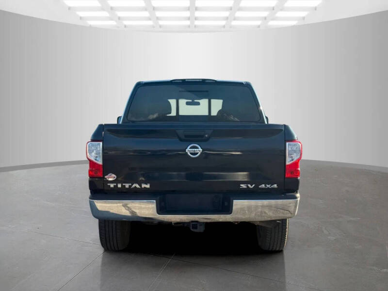 2017 Nissan Titan