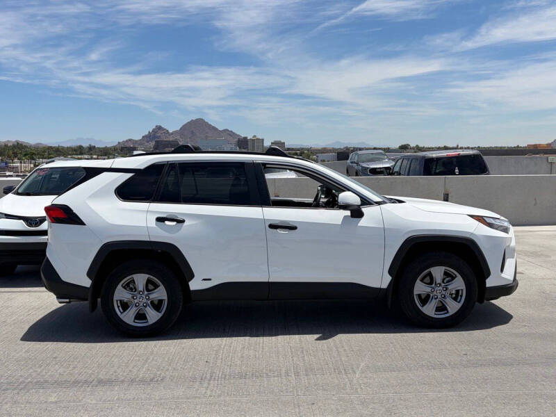 2025 Toyota RAV4 Hybrid LE