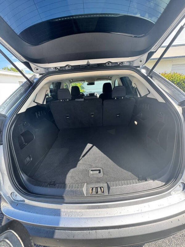 2022 Ford Edge SE