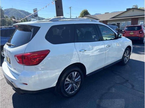 2020 Nissan Pathfinder S