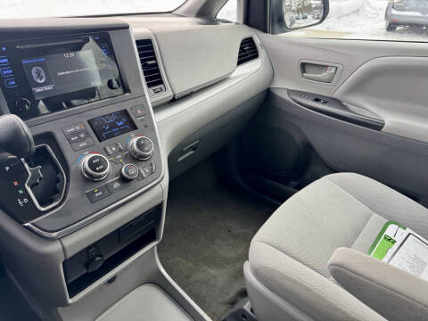 2017 Toyota Sienna L 7-Passenger