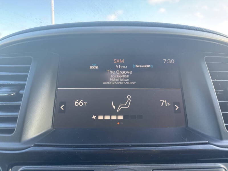 2020 Nissan Pathfinder SV