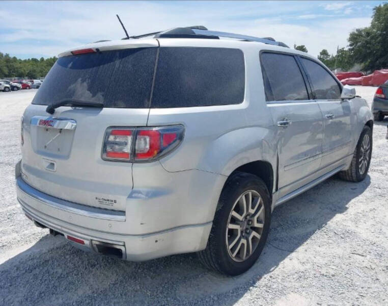 2014 GMC Acadia Denali photo 2