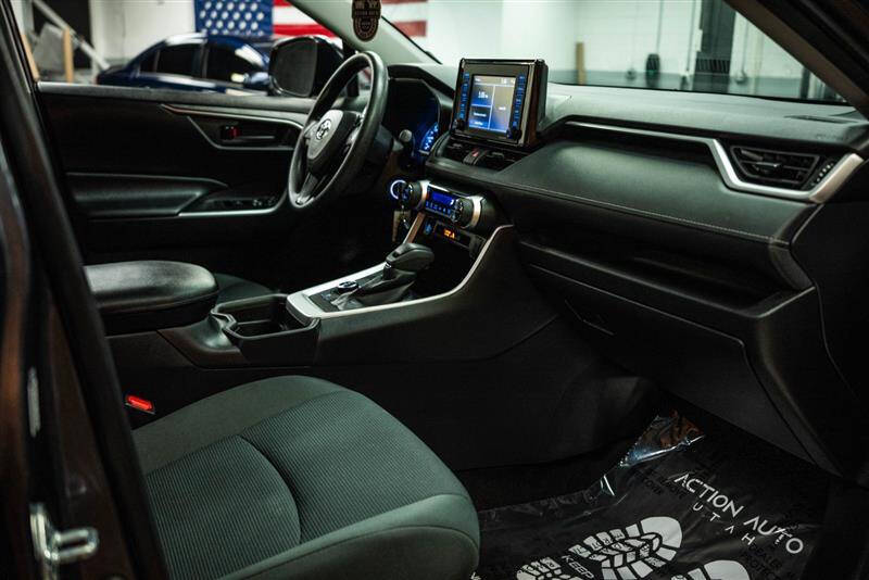 2021 Toyota RAV4 Hybrid LE