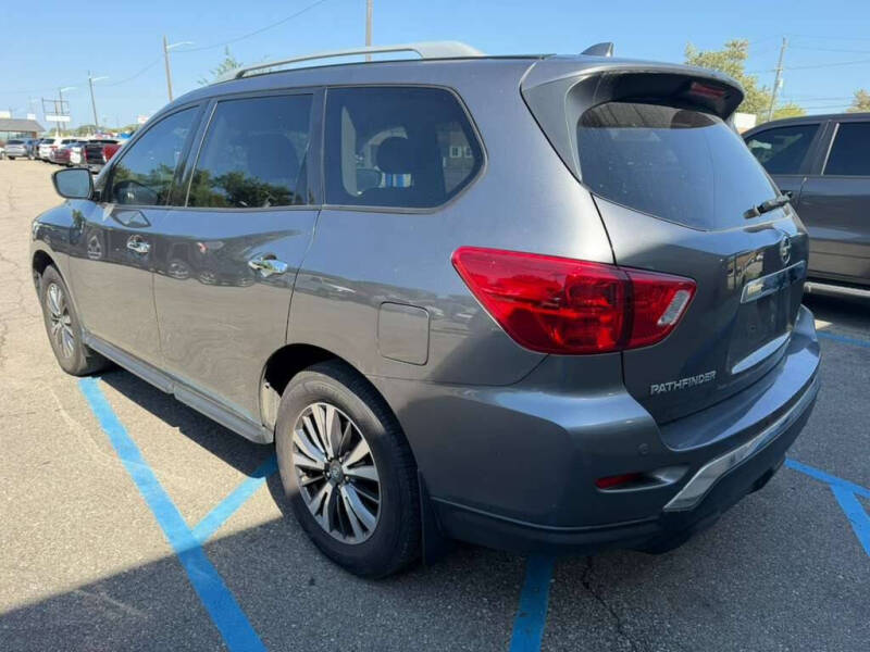 2020 Nissan Pathfinder S