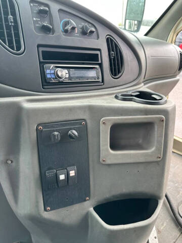 2005 Ford E-Series E-450 SD