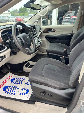 2017 Chrysler Pacifica LX