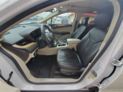 2016 Lincoln MKC Select