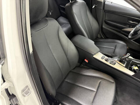 2017 BMW 3 Series 320i