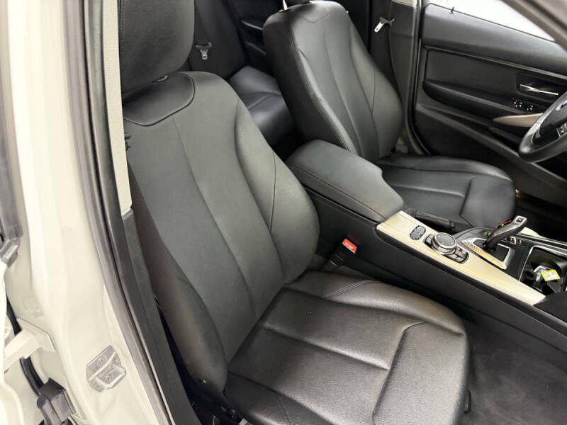 2017 BMW 3 Series 320i