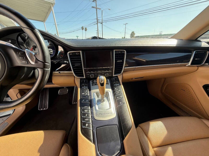 2016 Porsche Panamera S