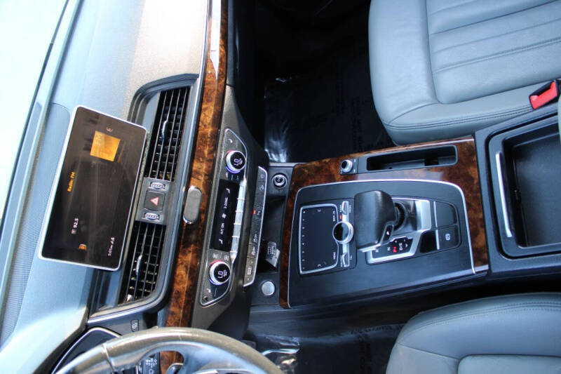 2018 Audi Q5 2.0T quattro Premium Plus