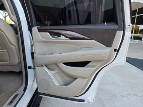 2017 Cadillac Escalade Luxury