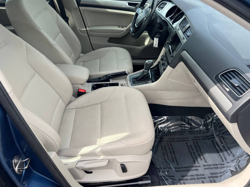 2015 Volkswagen Golf TSI SE