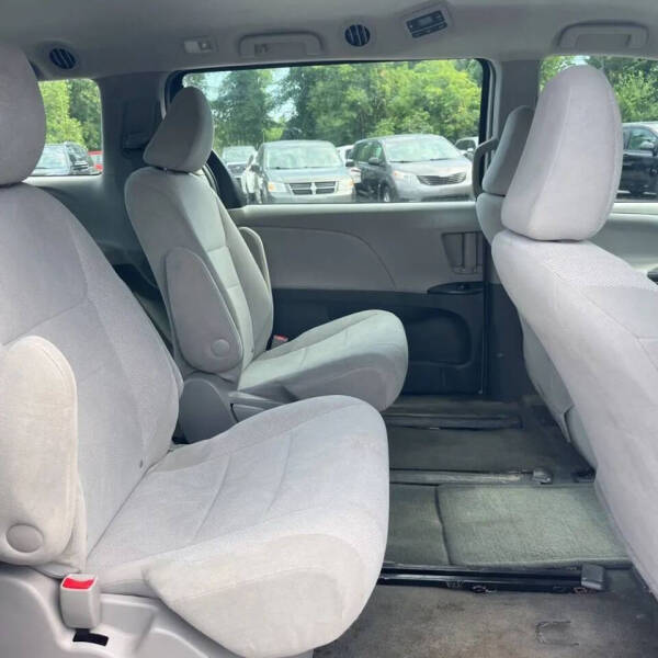 2017 Toyota Sienna L 7-Passenger