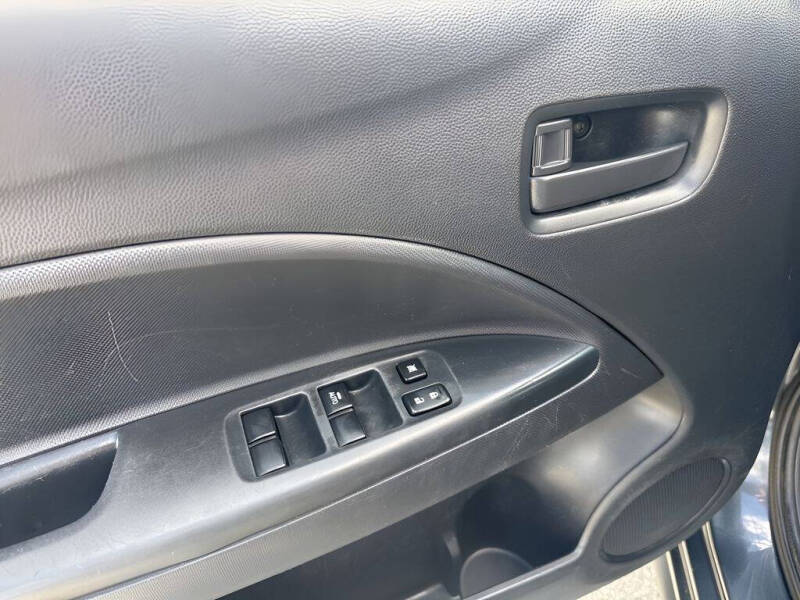 2024 Mitsubishi Mirage ES