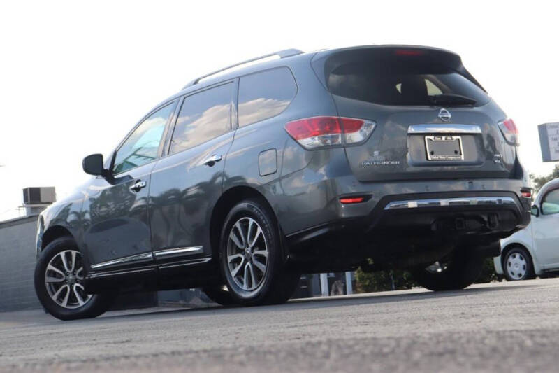 2015 Nissan Pathfinder SL