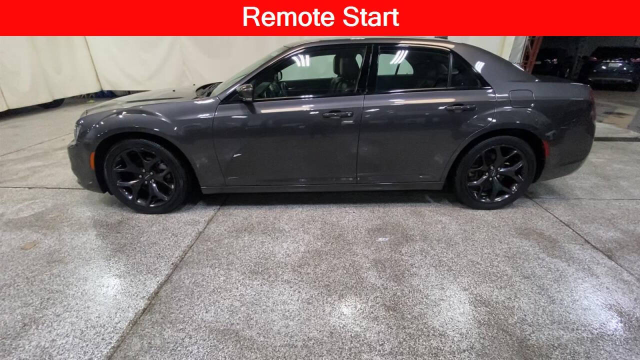 2022 Chrysler 300 for sale at Victoria Auto Sales in Victoria, MN