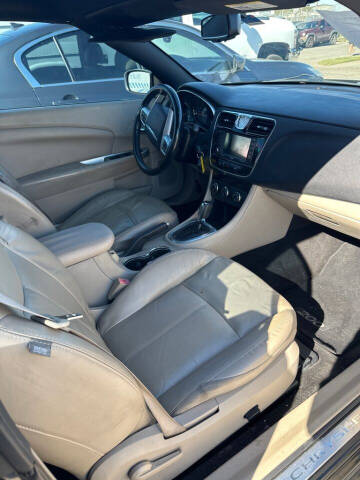 2011 Chrysler 200 Limited