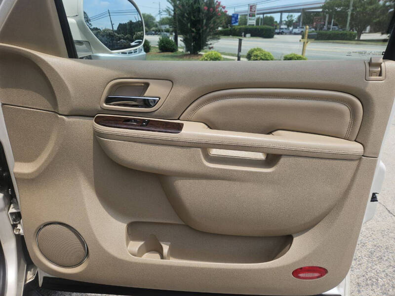 2012 Cadillac Escalade Luxury