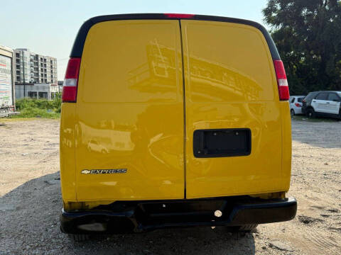 2022 Chevrolet Express 2500