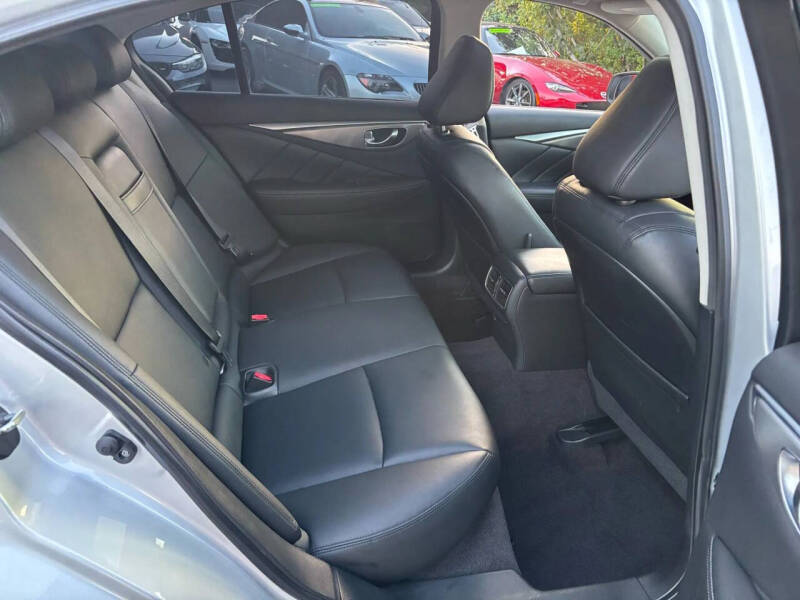 2015 Infiniti Q50 Premium