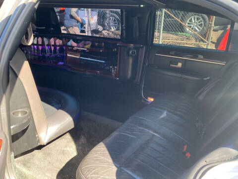 2006 Lincoln Town Car Executive