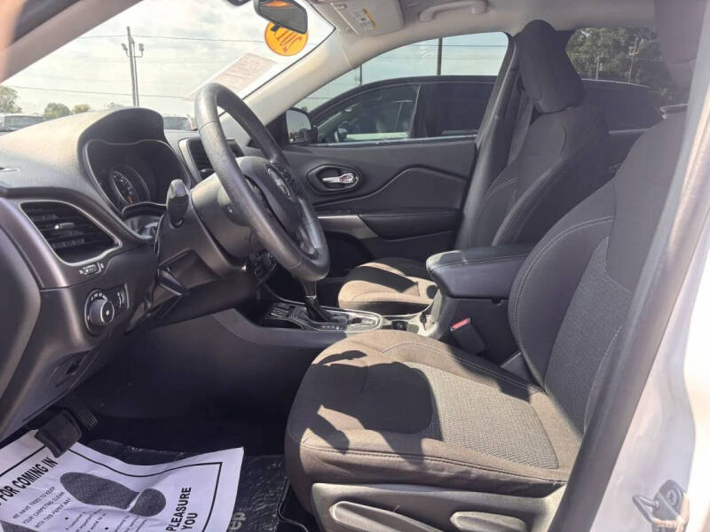 2019 Jeep Cherokee Latitude