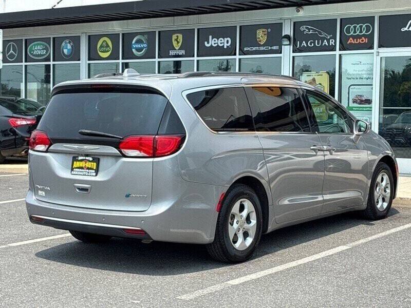 2017 Chrysler Pacifica Hybrid Premium