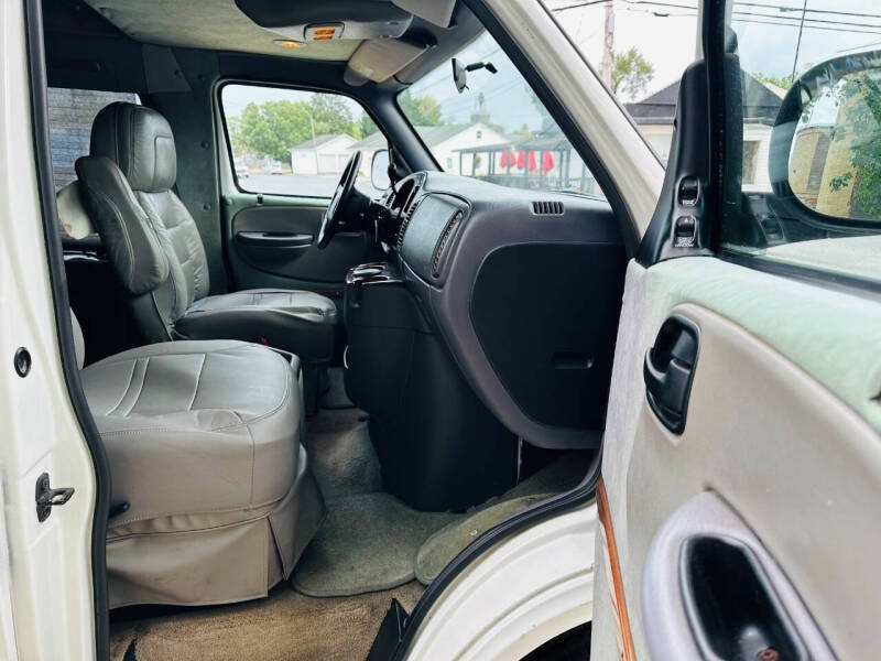 2000 Dodge Ram Van 1500