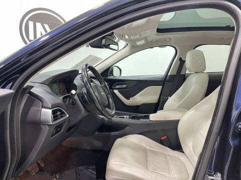 2017 Jaguar F-PACE 35t Prestige