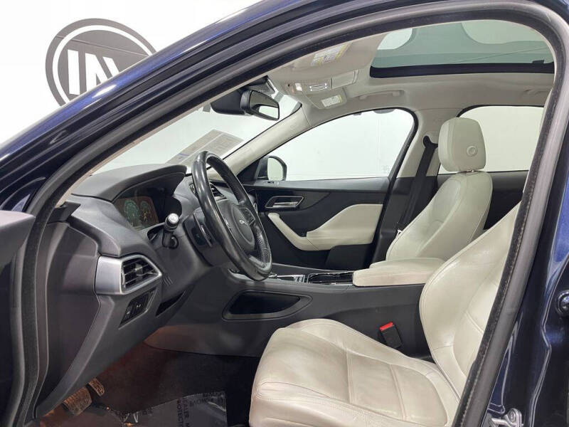 2017 Jaguar F-PACE 35t Prestige