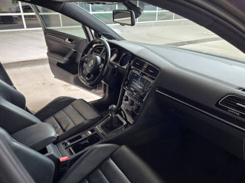 2016 Volkswagen Golf R