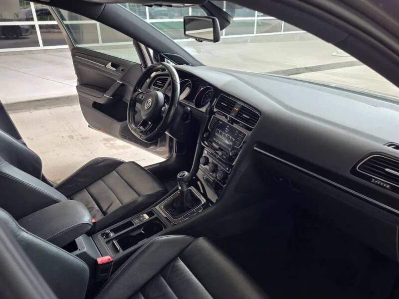 2016 Volkswagen Golf R