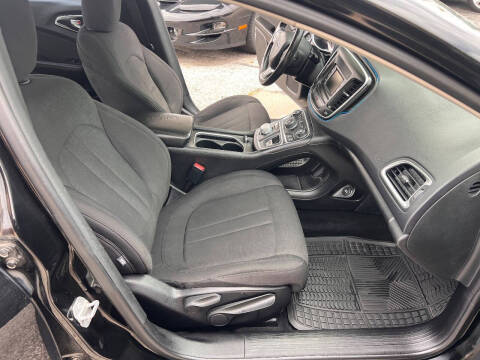 2016 Chrysler 200 Limited