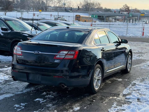 2017 Ford Taurus SEL