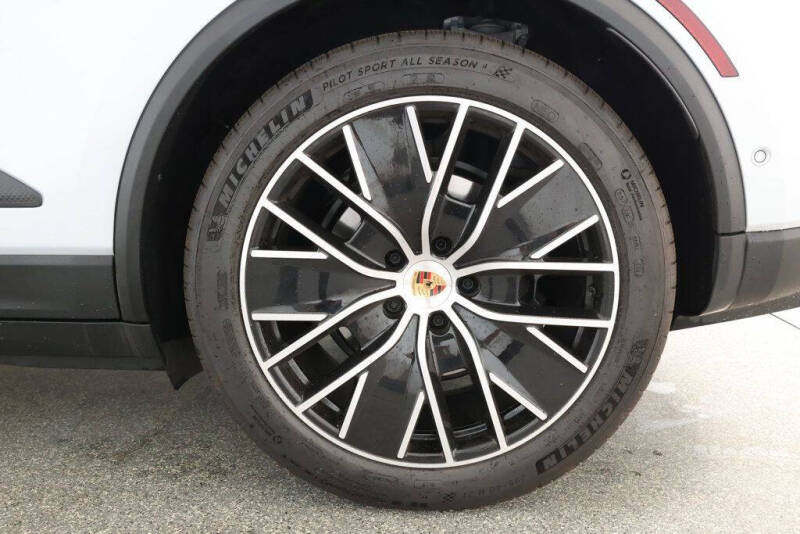 2025 Porsche Macan Electric